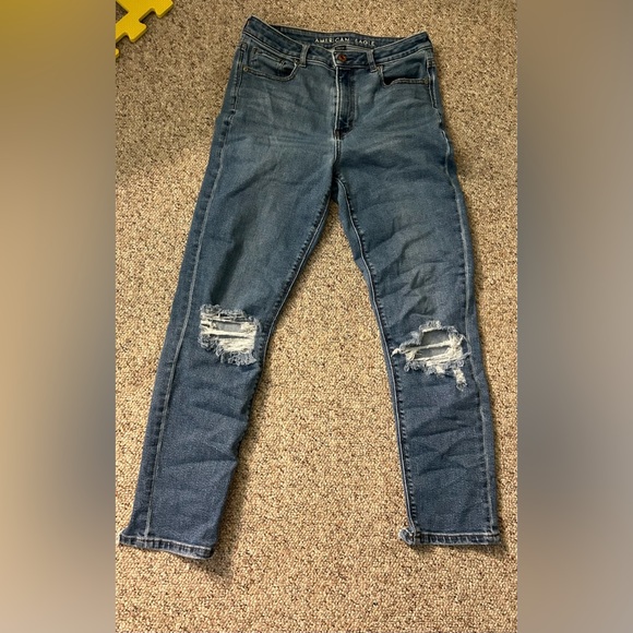 American Eagle Distressed Mom Jeans - Picture 4 of 7